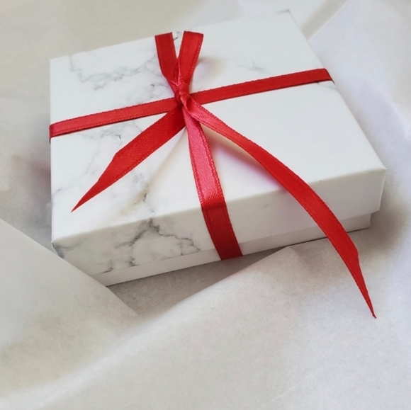 Gold Filled Four Leaf Clover Necklace and Earrings Set - Picture 7 of 7